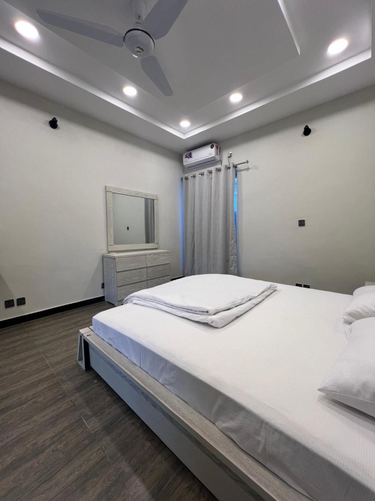 Deluxe King Room In Silverscape Residence 라왈핀디 외부 사진