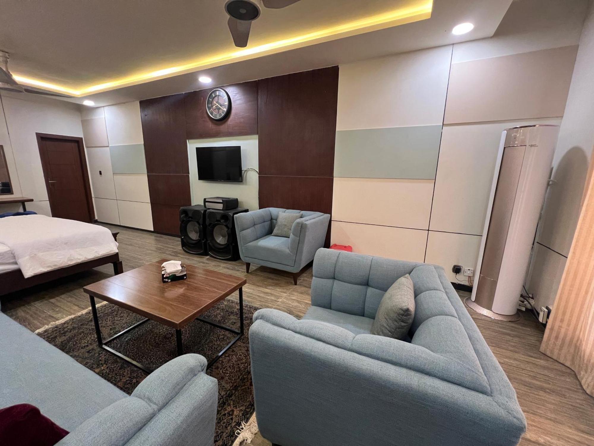 Deluxe King Room In Silverscape Residence 라왈핀디 외부 사진