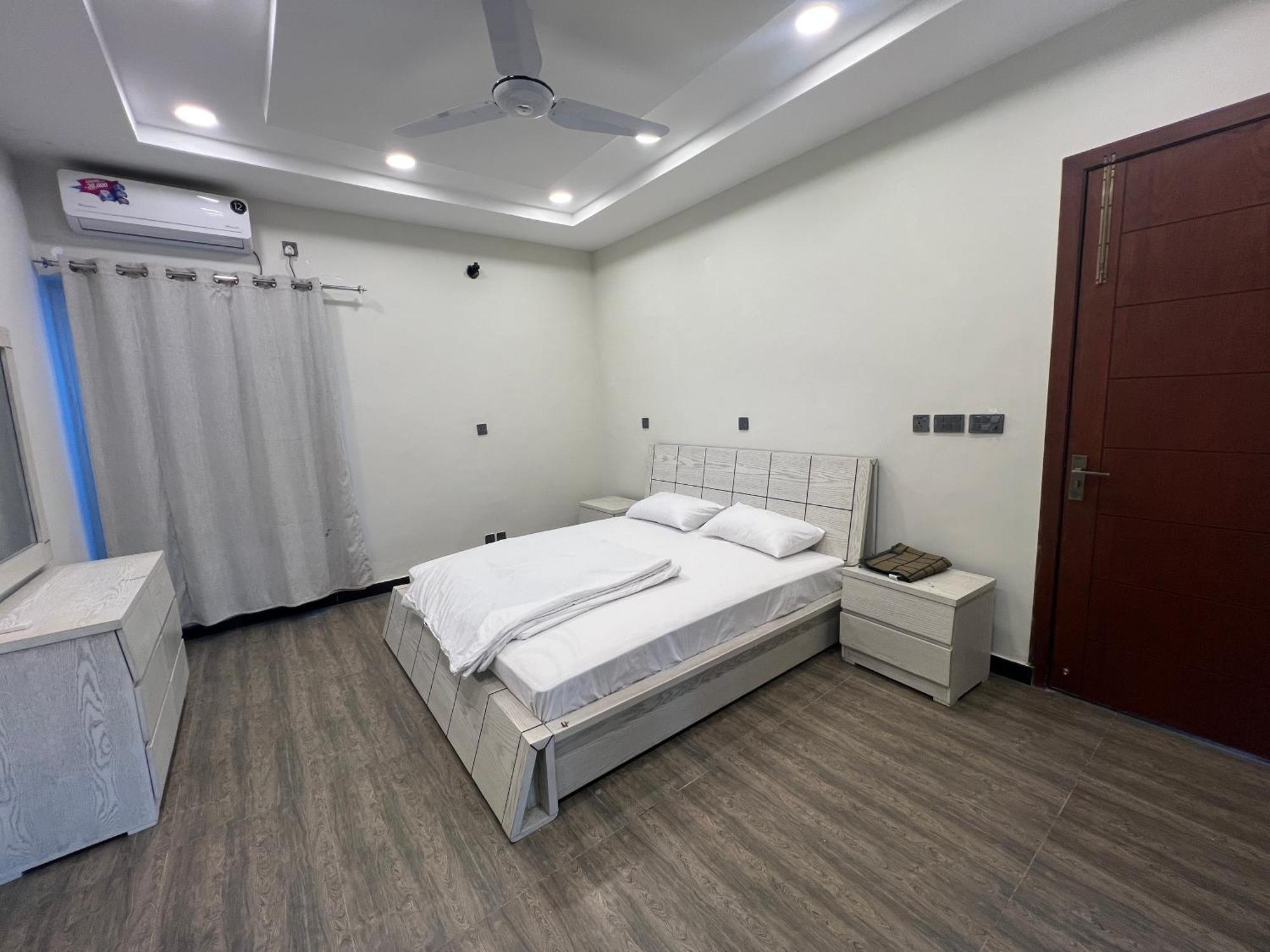 Deluxe King Room In Silverscape Residence 라왈핀디 외부 사진